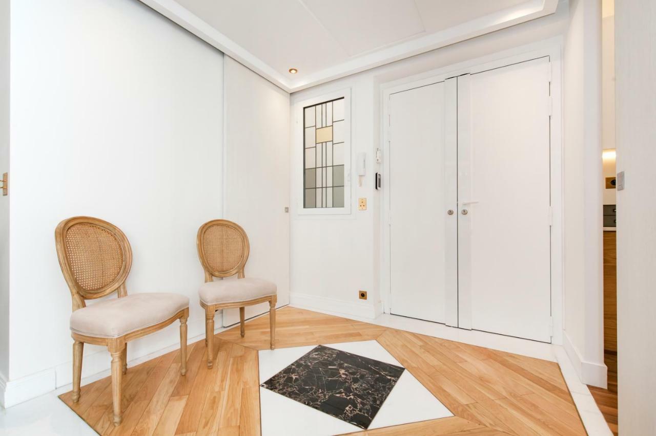 Luxury Montaigne Apartment Paryż Zewnętrze zdjęcie