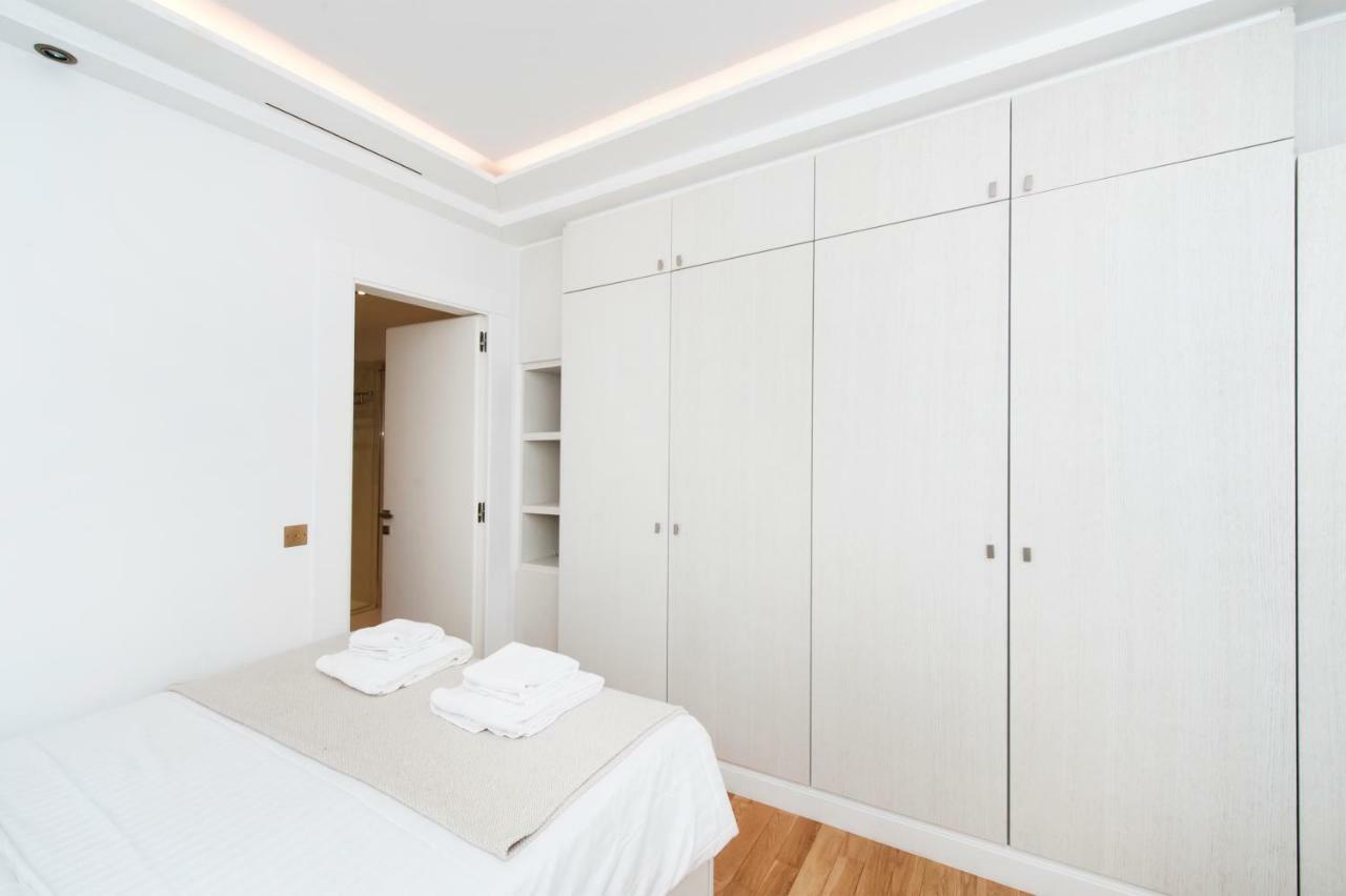 Luxury Montaigne Apartment Paryż Zewnętrze zdjęcie