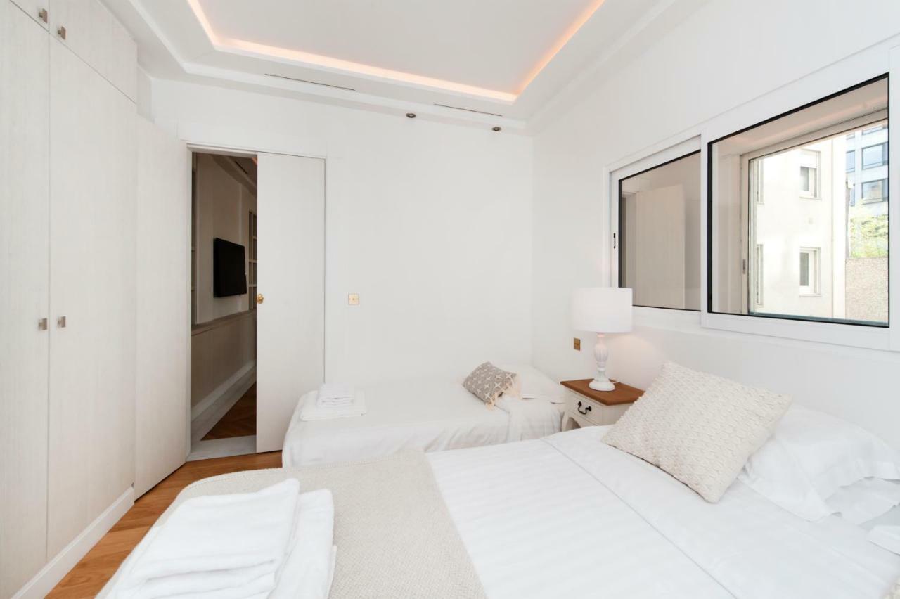 Luxury Montaigne Apartment Paryż Zewnętrze zdjęcie