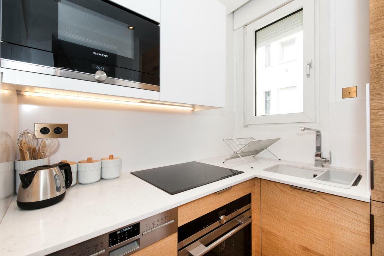 Luxury Montaigne Apartment Paryż Zewnętrze zdjęcie